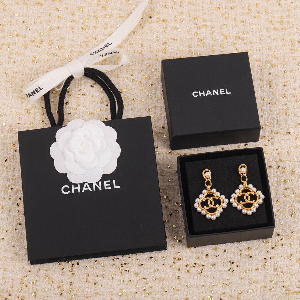 Chanel Square Pearl Pendant 18K Gold Earrings