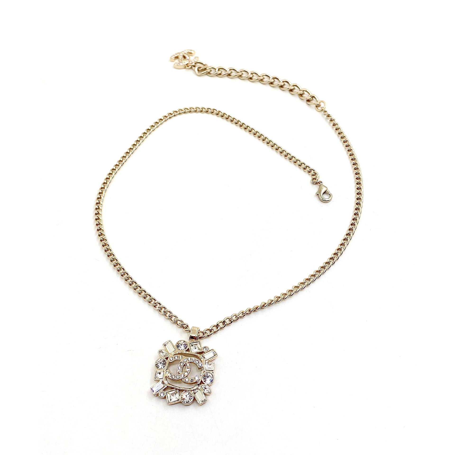 Chanel Diamonds Pendant 18K Gold Necklace