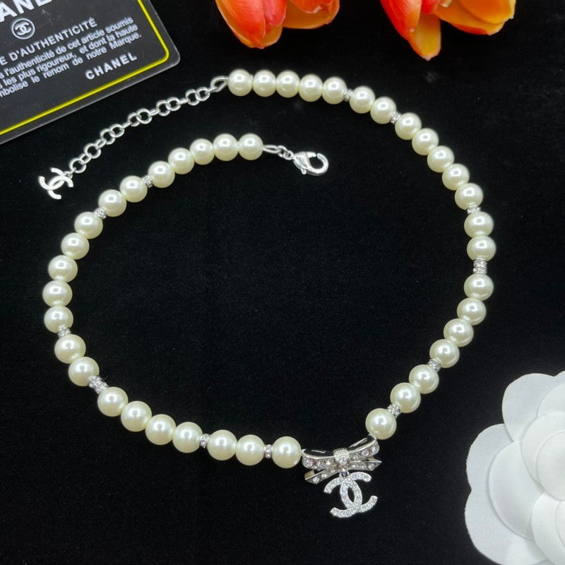 Chanel Bow Tie Pearls 18K Gold Necklace