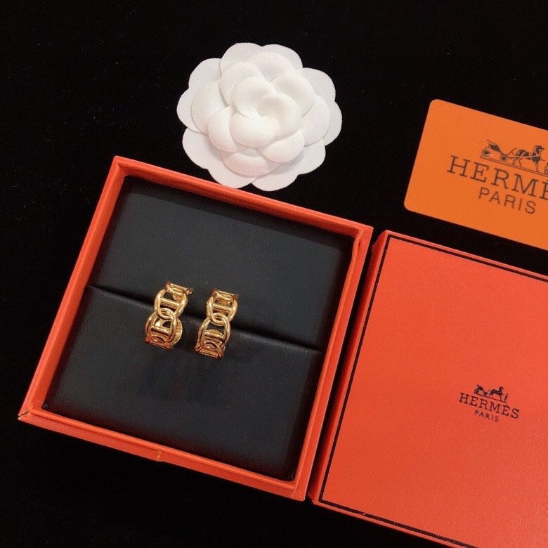 Hermes Chaine D'Ancre Enchainee 18K Gold Earrings