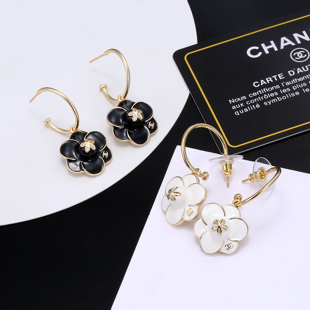 Chanel Flower 18K Gold Earrings