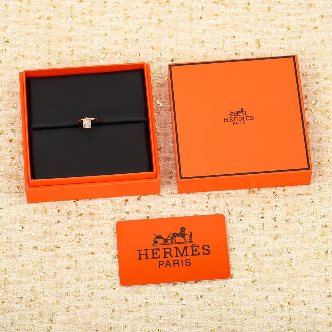 Hermes Chaine D'ancre Verso 18K Gold Ring