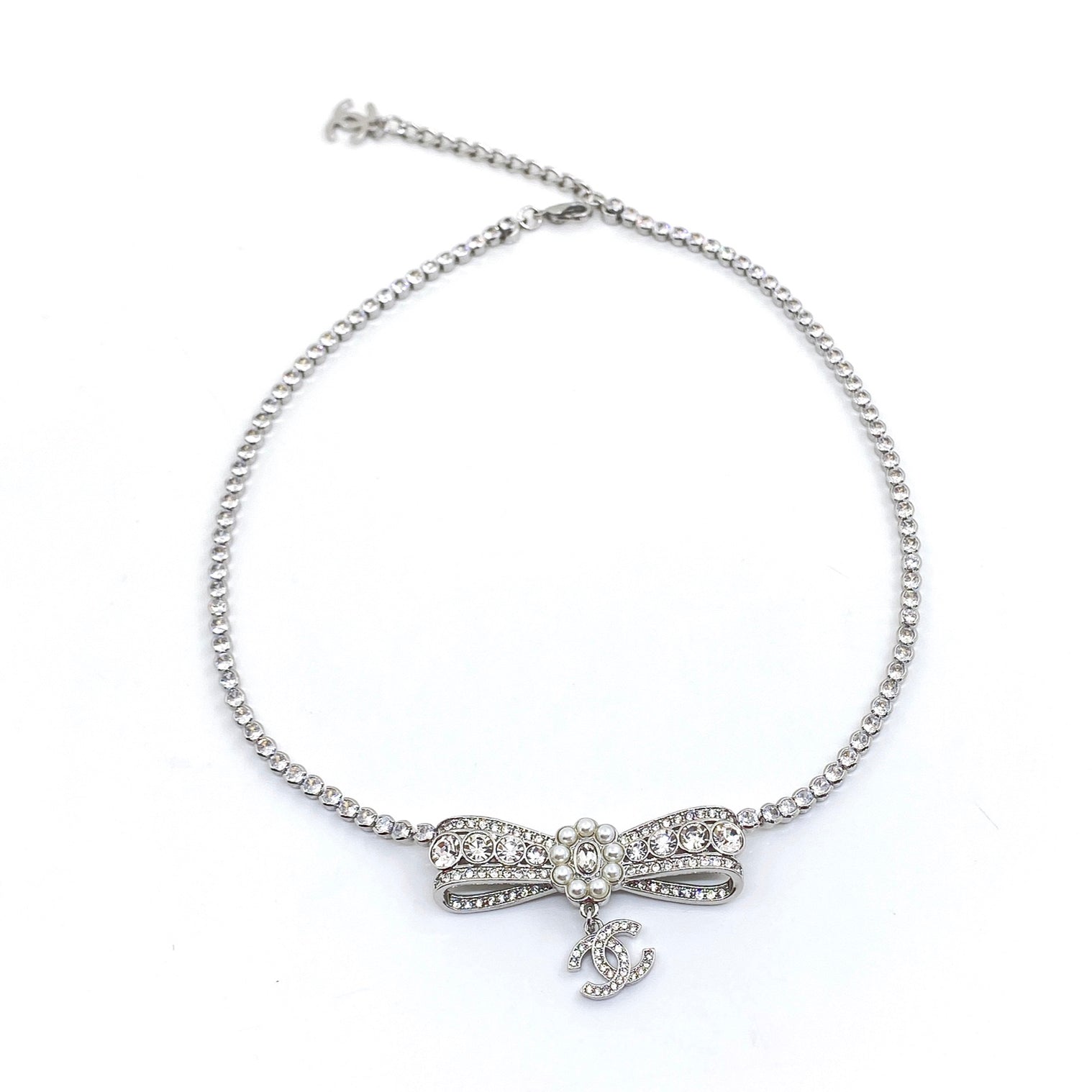 Chanel Diamonds Bow Tie 18K Gold Necklace