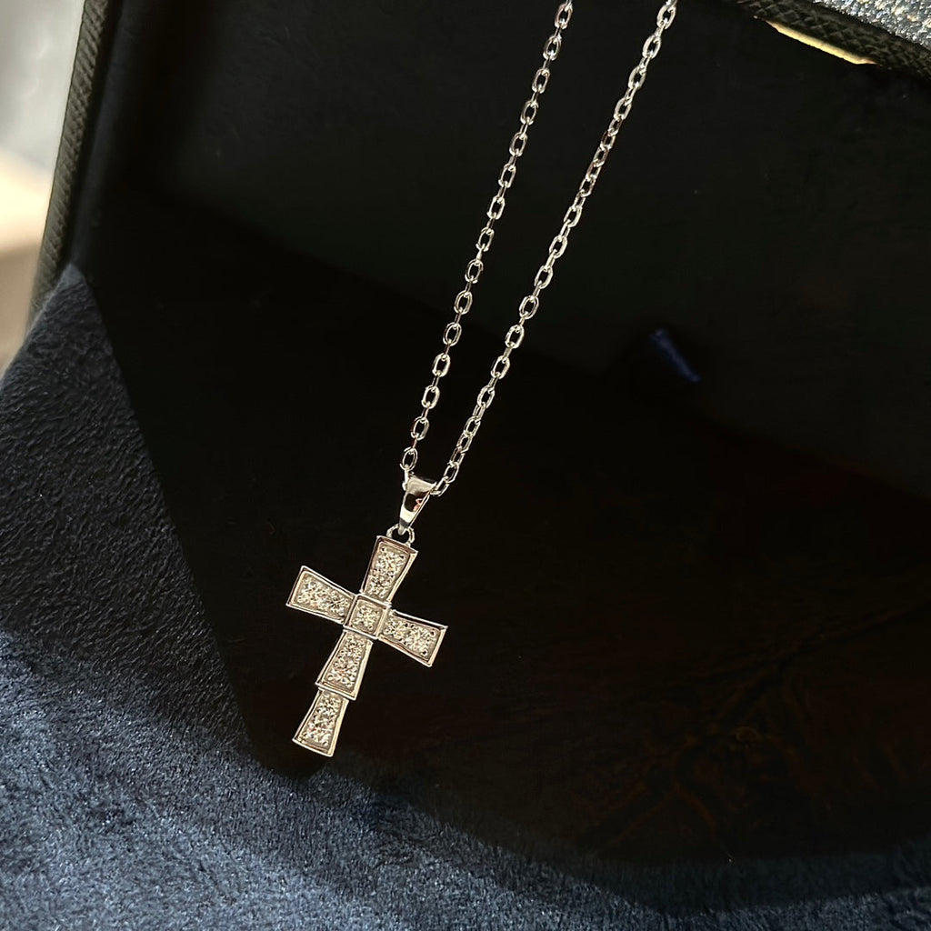Diamond Pendants 18K Gold Necklace