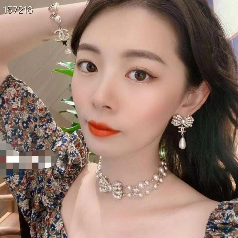 Chanel Bow Choker 18K Gold Necklace