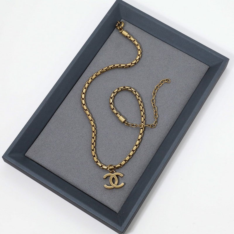 Chanel Vintage Gold Choker 18K Gold Necklace