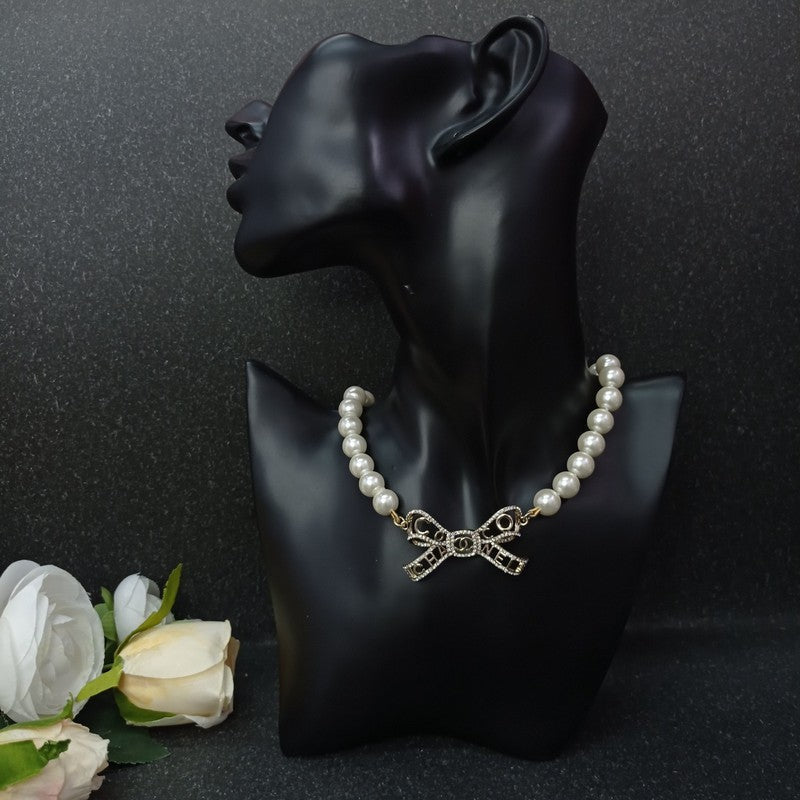 Chanel Bow Pearl 18K Gold Necklace