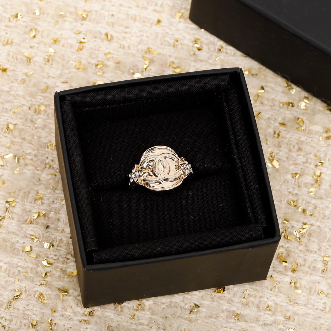 Chanel Chain 18K Gold Ring