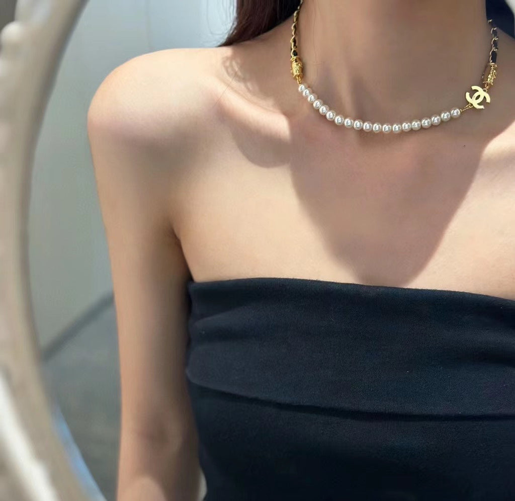 Chanel Crystals Choker 18K Gold Necklace