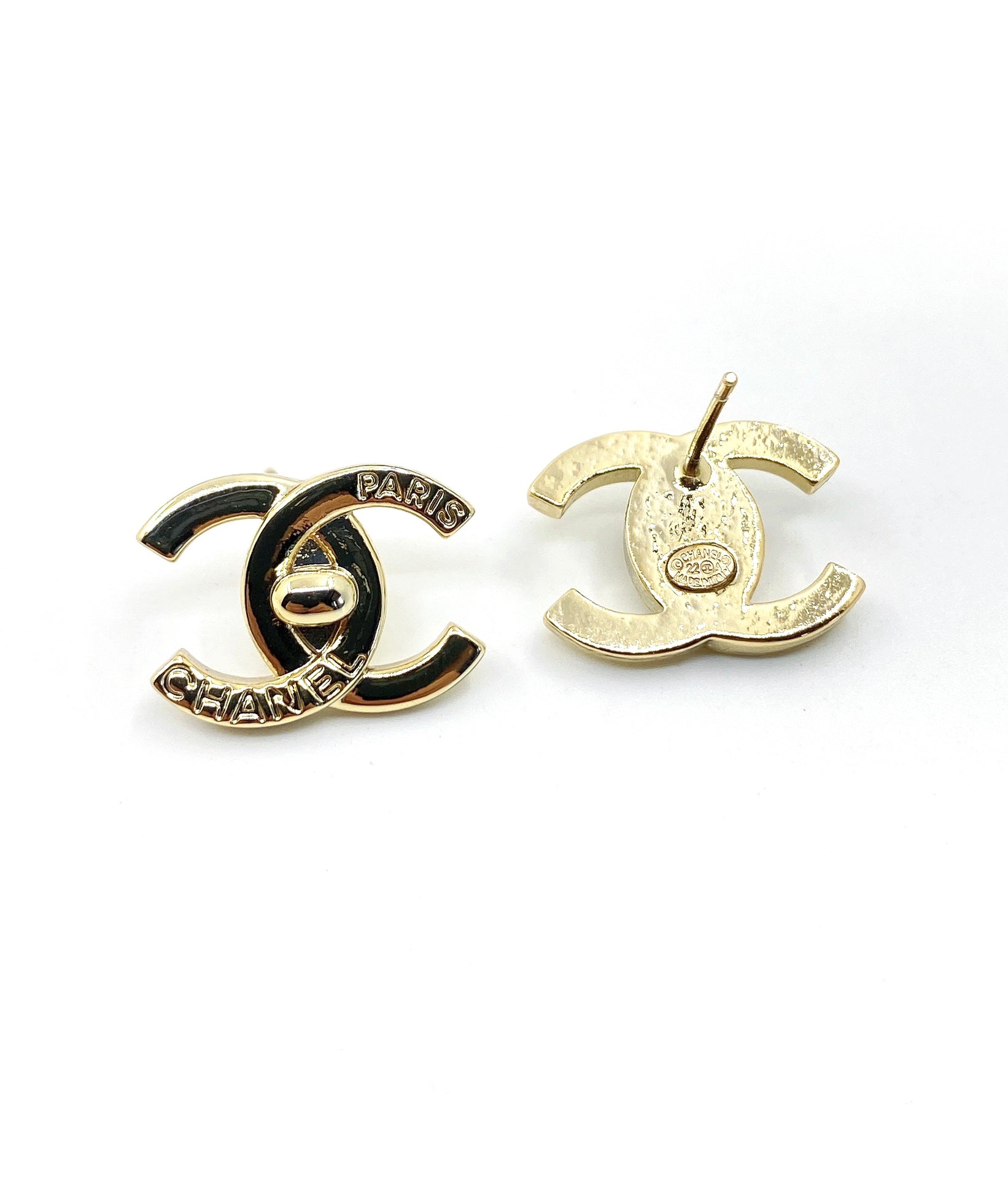 Chanel Gold 18K Gold Earrings