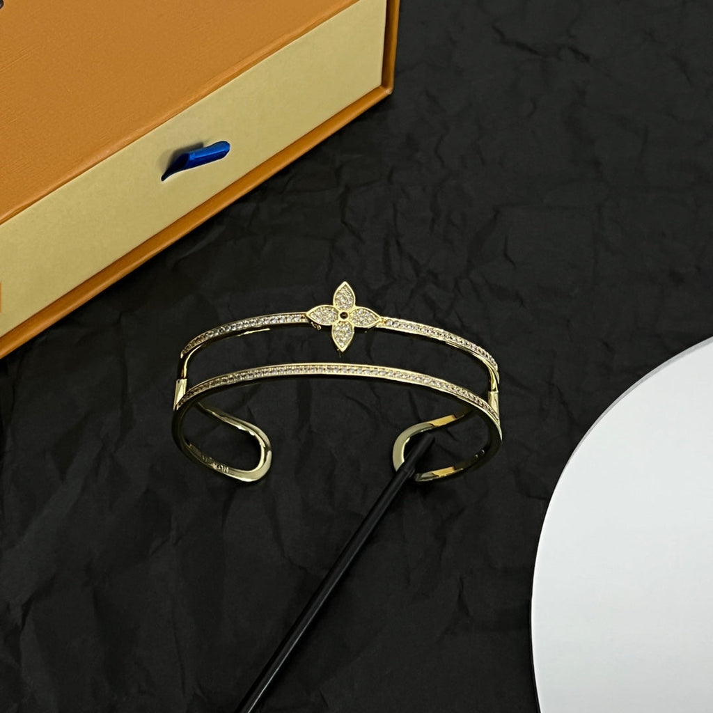 Louis Vuitton Idylle Blossom Two-Row 18K Gold Bracelet