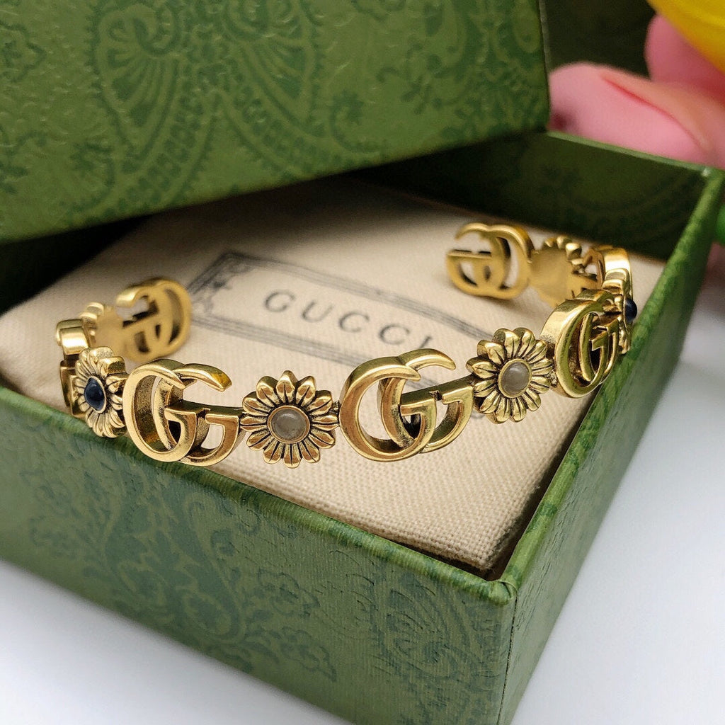 Gucci Double Flowers Open Cuff 18K Gold Bracelet