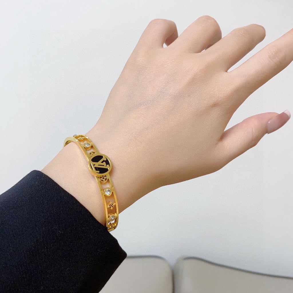 Louis Vuitton Gold 18K Gold Bracelet
