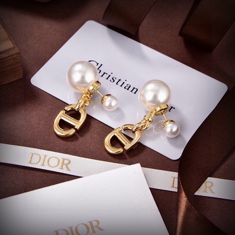 Dior Pearls 18K Gold Earrings