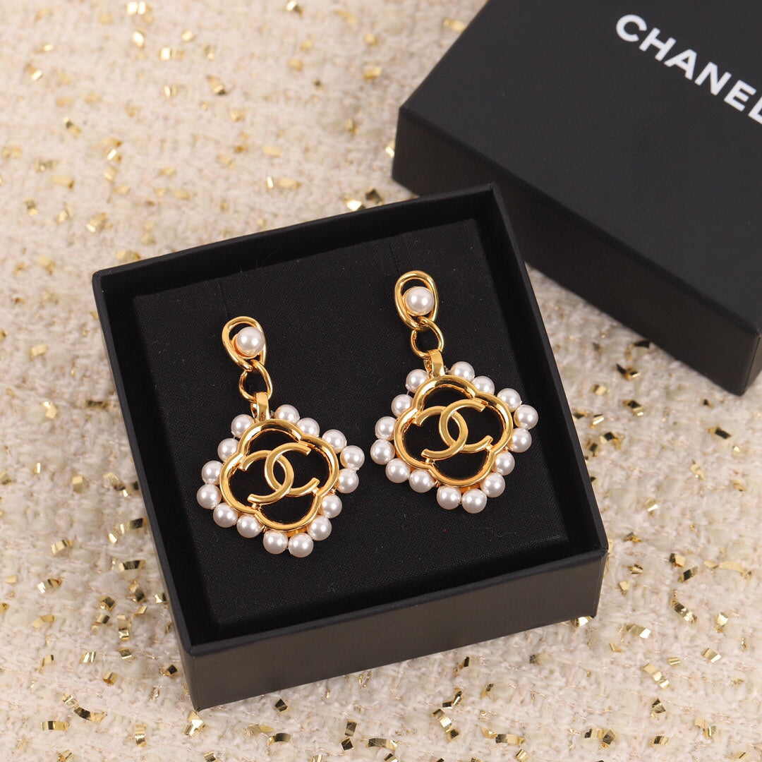 Chanel Square Pearl Pendant 18K Gold Earrings