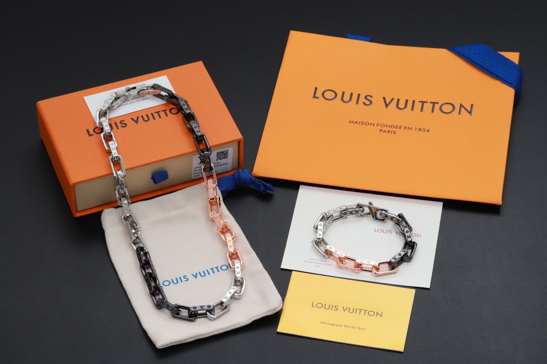 Louis Vuitton Monogram Chain 18K Gold Necklace