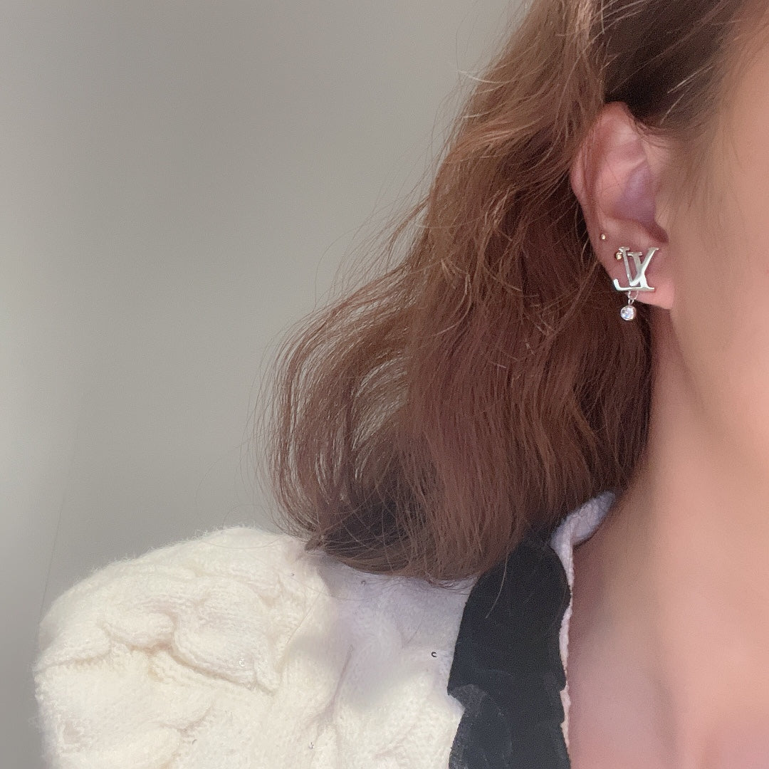 Louis Vuitton Diamond 18K Gold Earrings