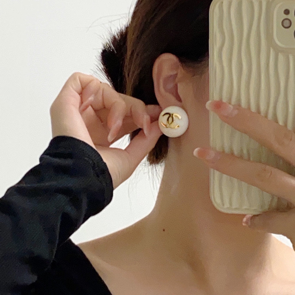 Chanel Pearl Round 18K Gold Earrings