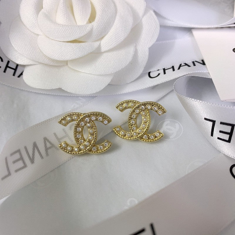 Chanel Pearls 18K Gold Earrings
