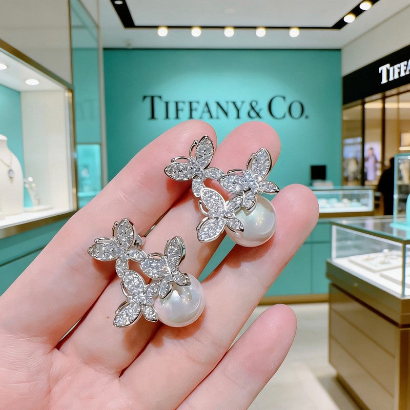 Tiffany Diamond Pearl 18K Gold Earrings