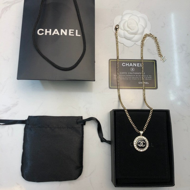 Chanel Black & White Diamond Gold 18K Gold Necklace