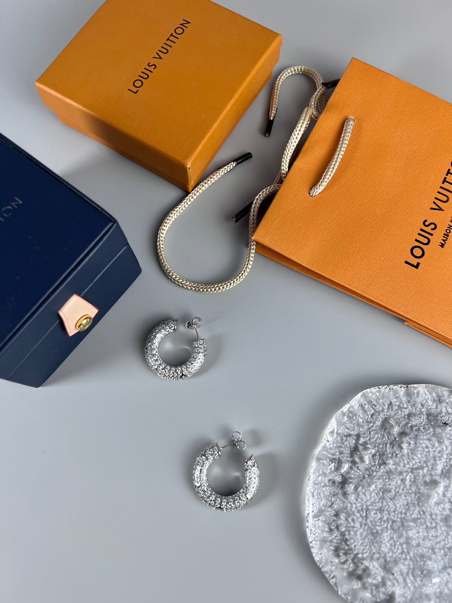 Louis Vuitton Circle Diamonds 18K Gold Earrings