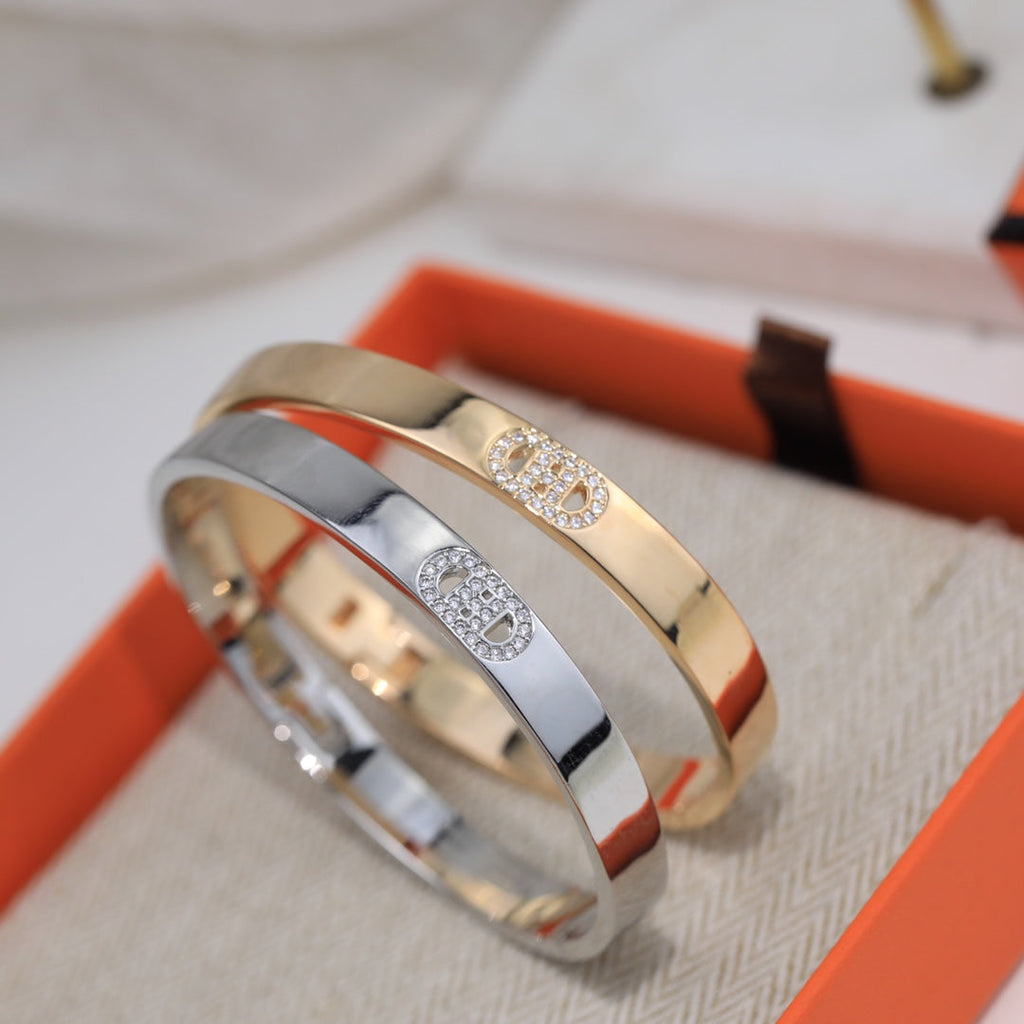 Hermes Diamonds 18K Gold Bracelet