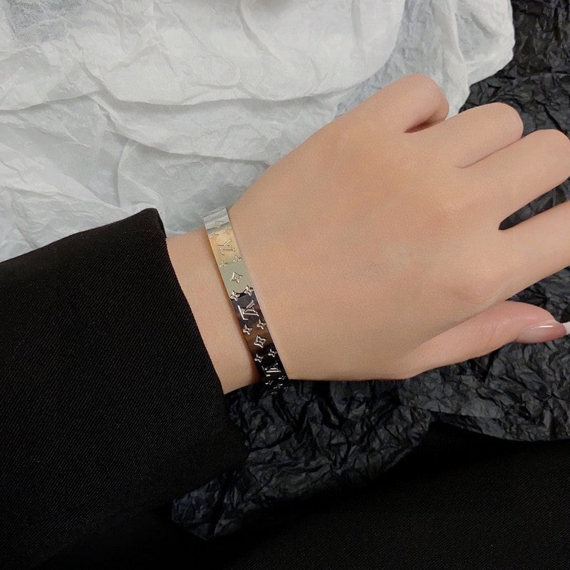 Louis Vuitton Vintage Gold 18K Gold Bracelet