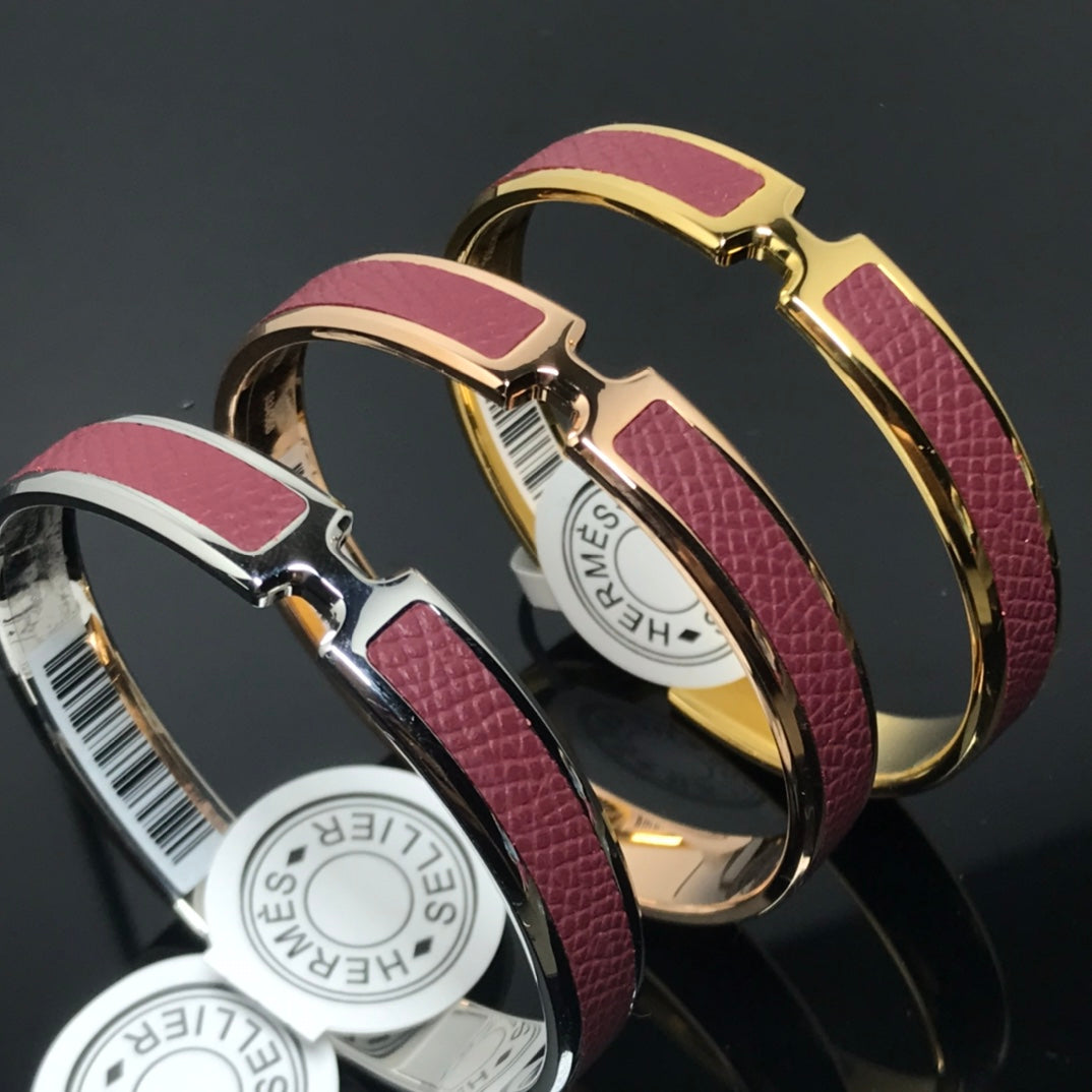 Hermes Olympe Rouge 18K Gold Bracelet