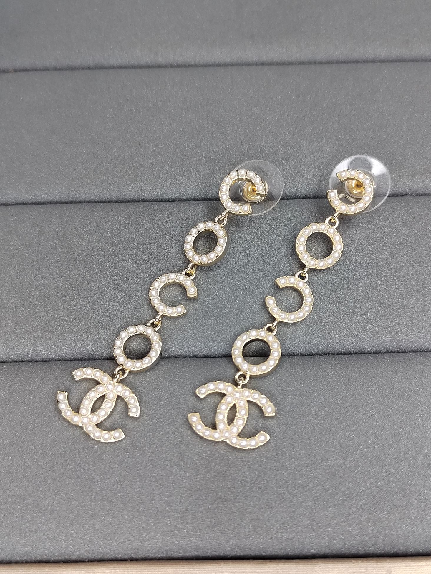 Chanel Pearl Pendant 18K Gold Earrings