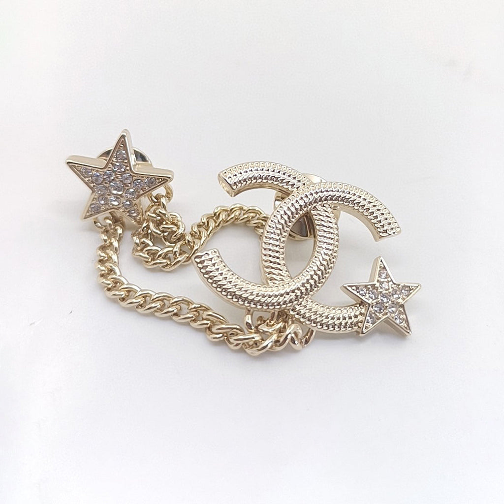 Chanel Heart Star Chain 18K Gold Brooch