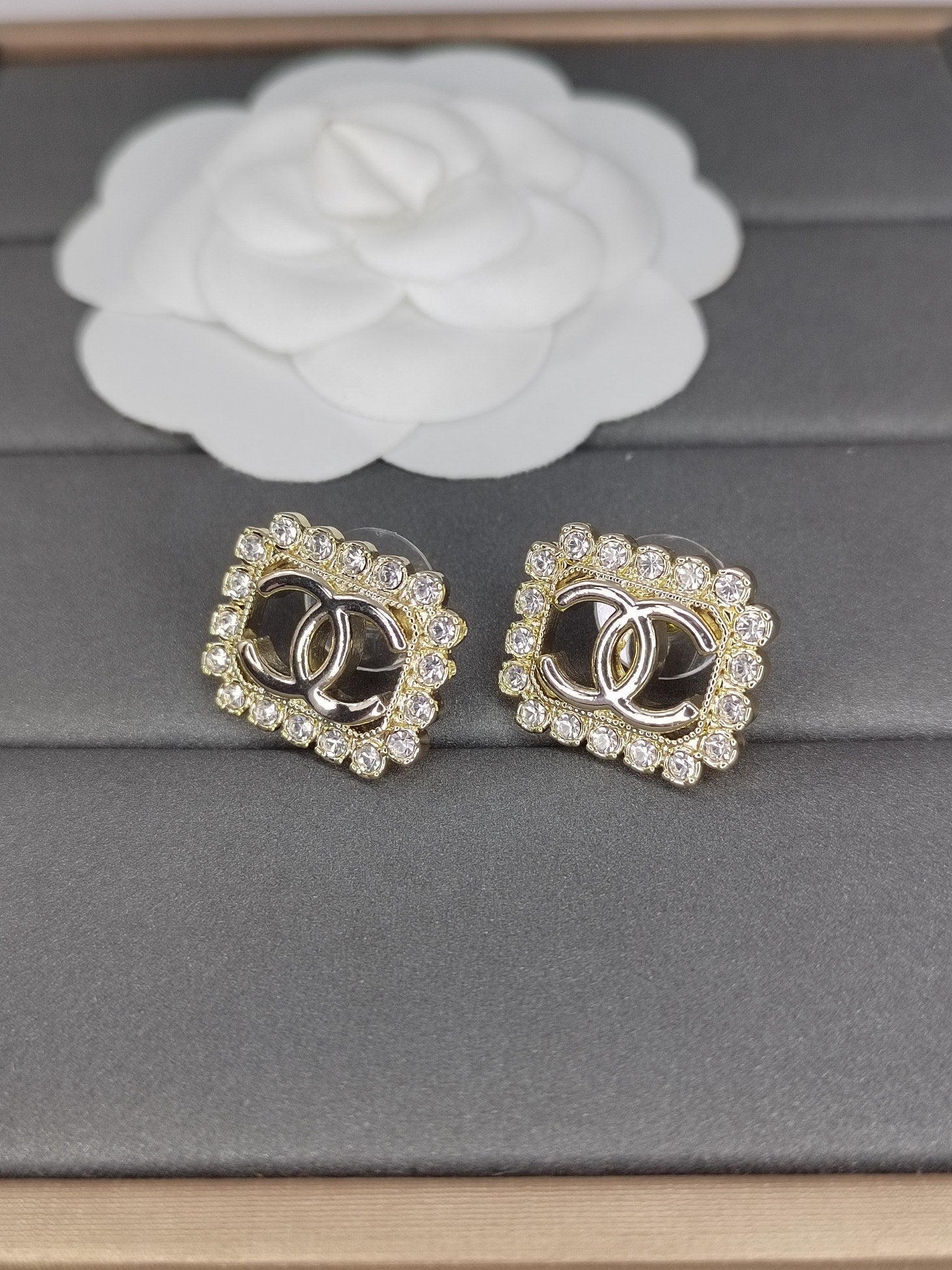 Chanel Diamonds 18K Gold Earrings