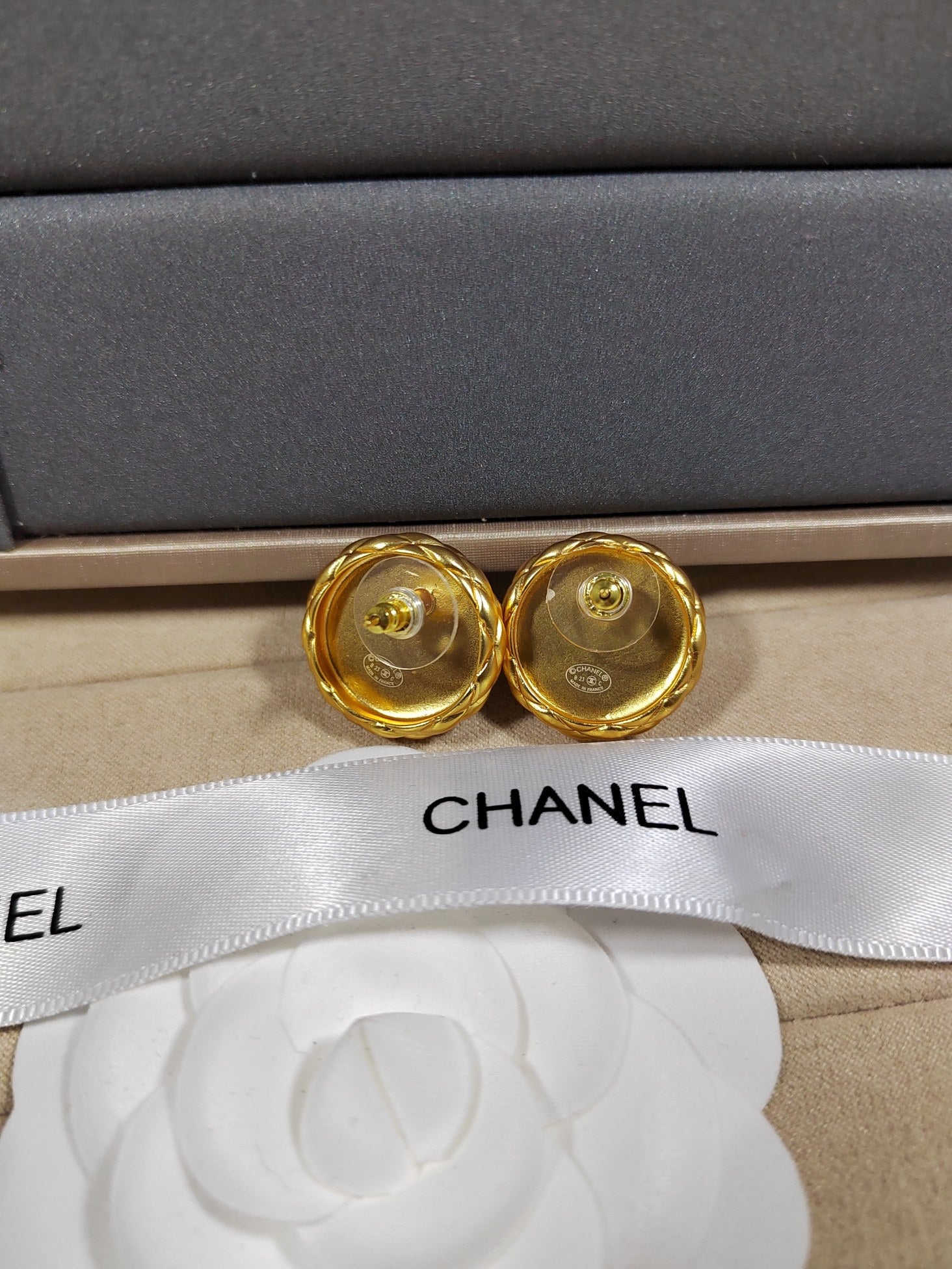 Chanel Round Pearl 18K Gold Earrings