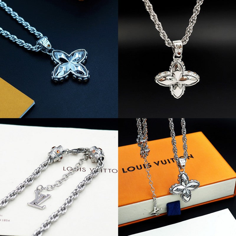 Louis Vuitton Flower Studs 18K Gold Necklace