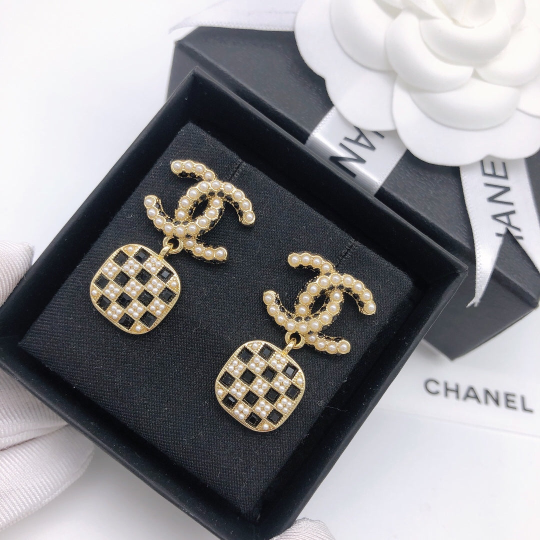 Chanel Chain 18K Gold Earrings