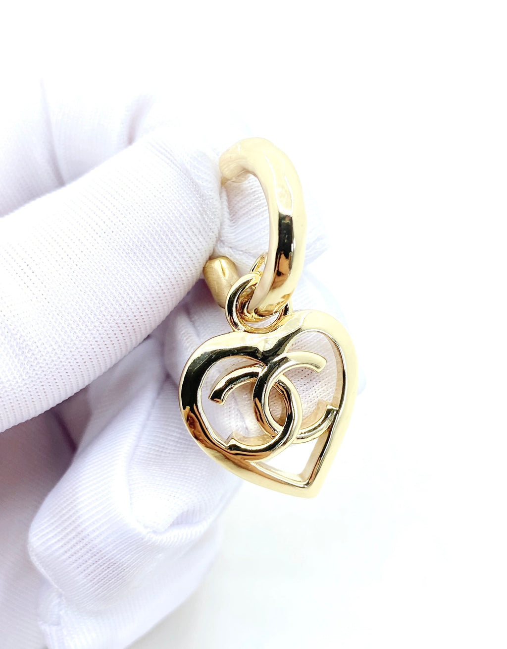 Chanel Heart Pendant 18K Gold Earrings