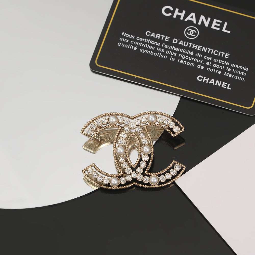 Chanel Pearls 18K Gold Brooch