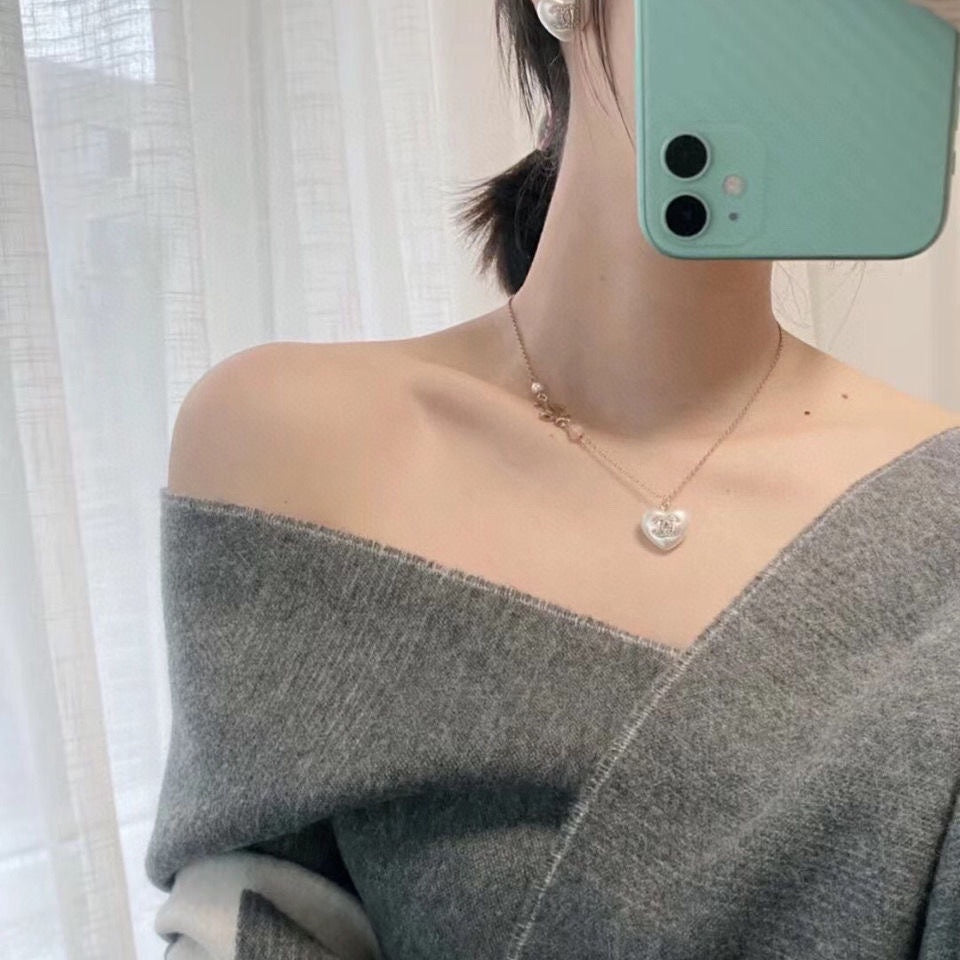Chanel Pearl Heart Pink 18K Gold Necklace