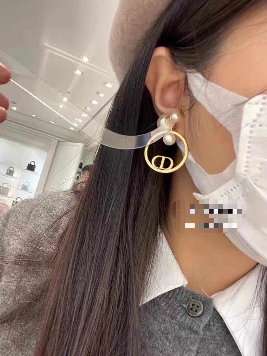 Dior Circle Pearls 18K Gold Earrings