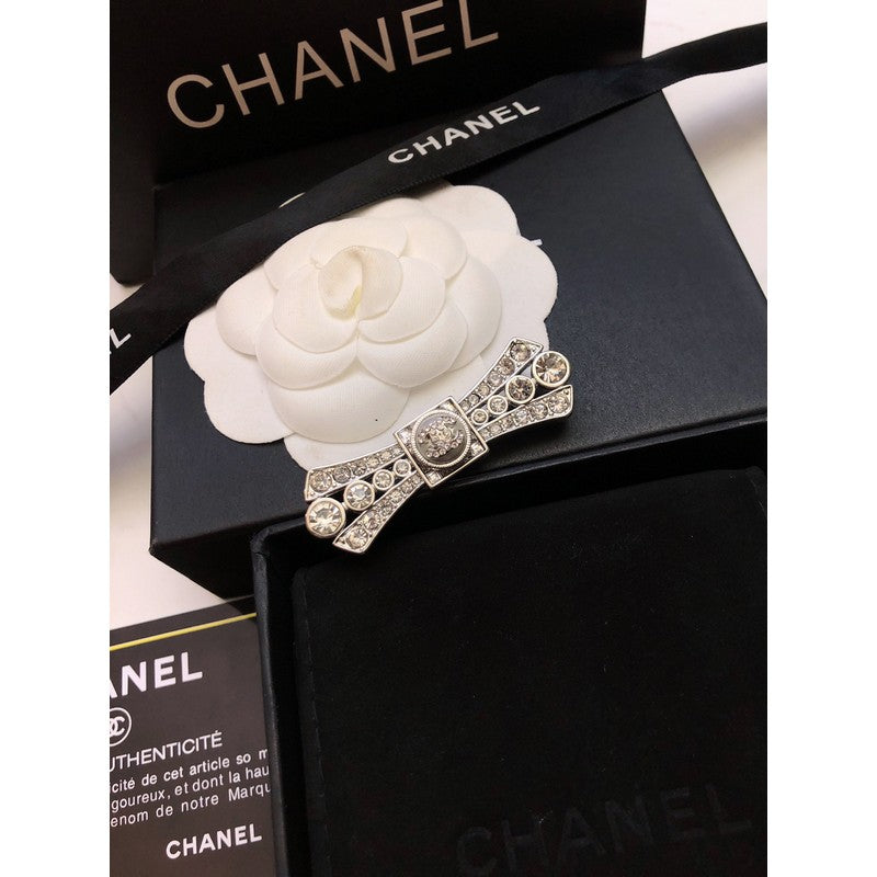 Chanel Bow Tie Diamond 18K Gold Brooch