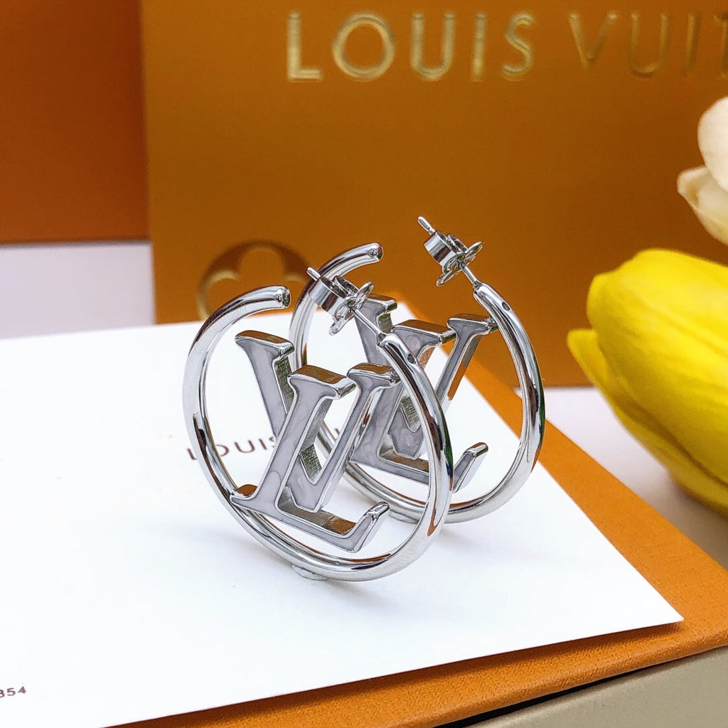 Louis Vuitton Louise Hoop Pearls 18K Gold Earrings