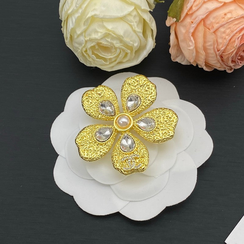Chanel Pearl Gold 18K Gold Brooch