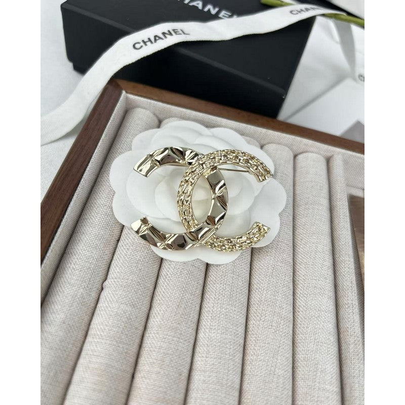 Chanel Gold 18K Gold Brooch