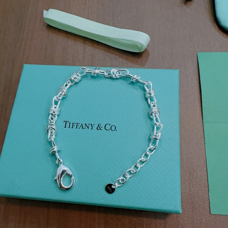 Tiffany Return to Lock 18K Gold Bracelet