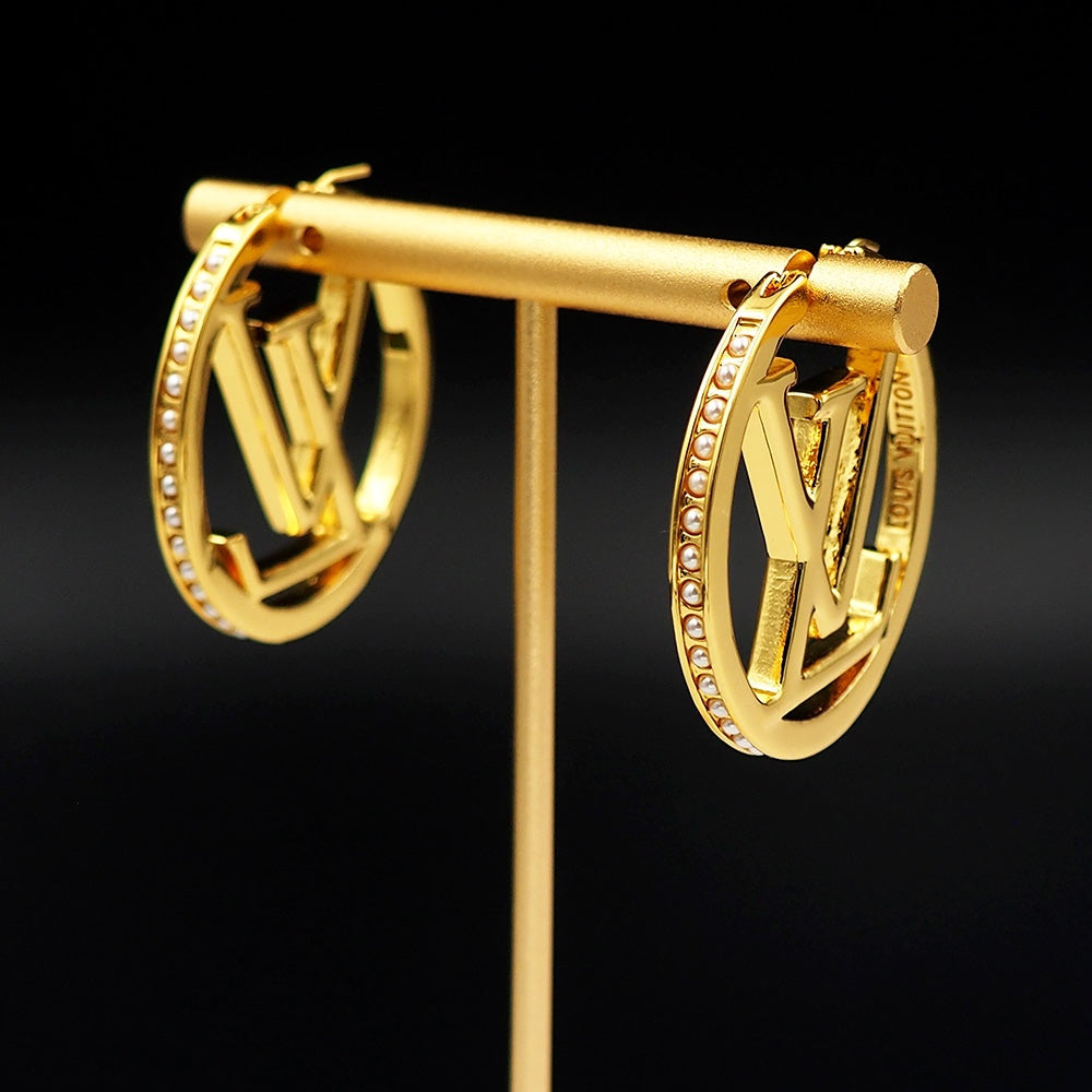 Louis Vuitton Louise Pearls 18K Gold Earrings