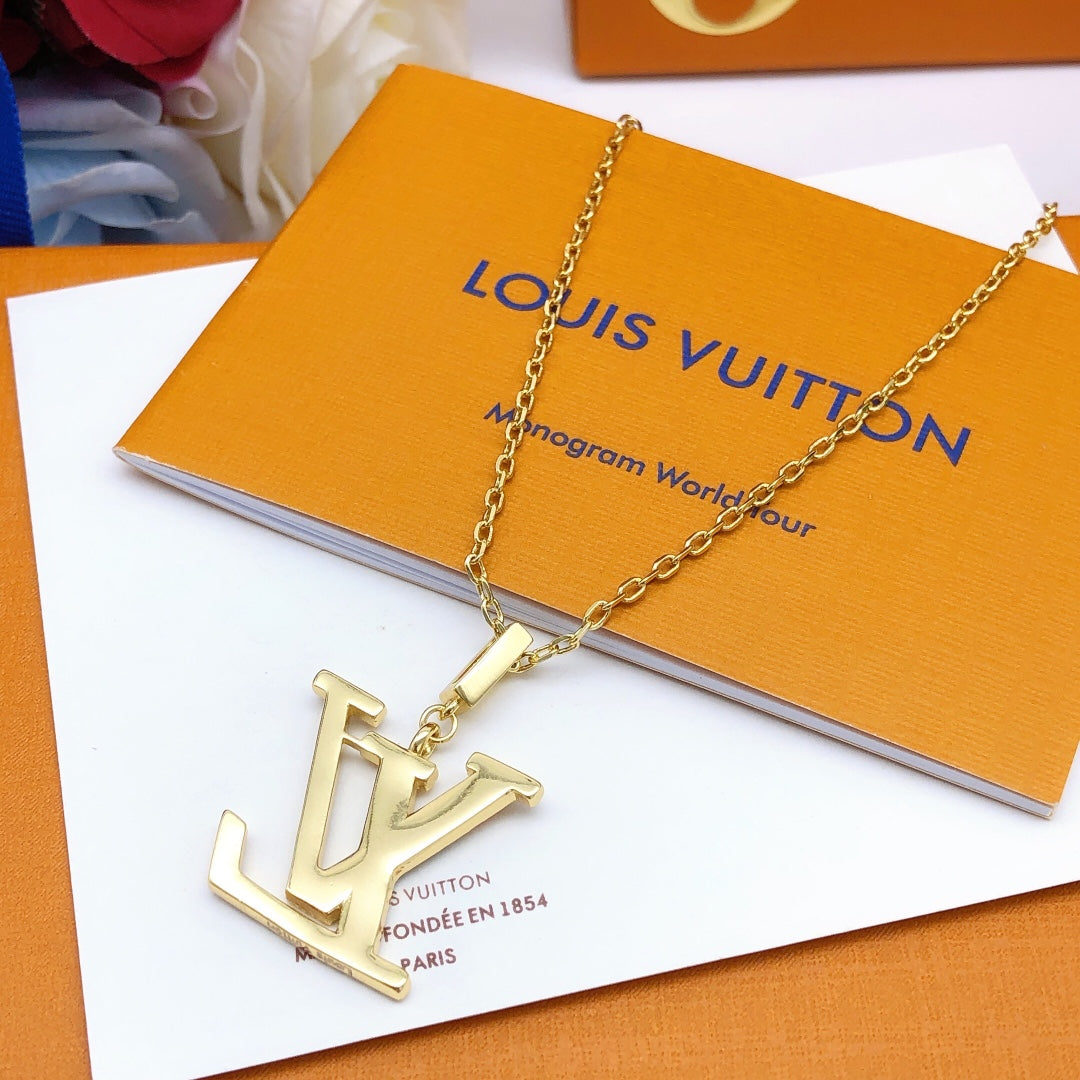Louis Vuitton Idylle Blossom Large 18K Gold Necklace