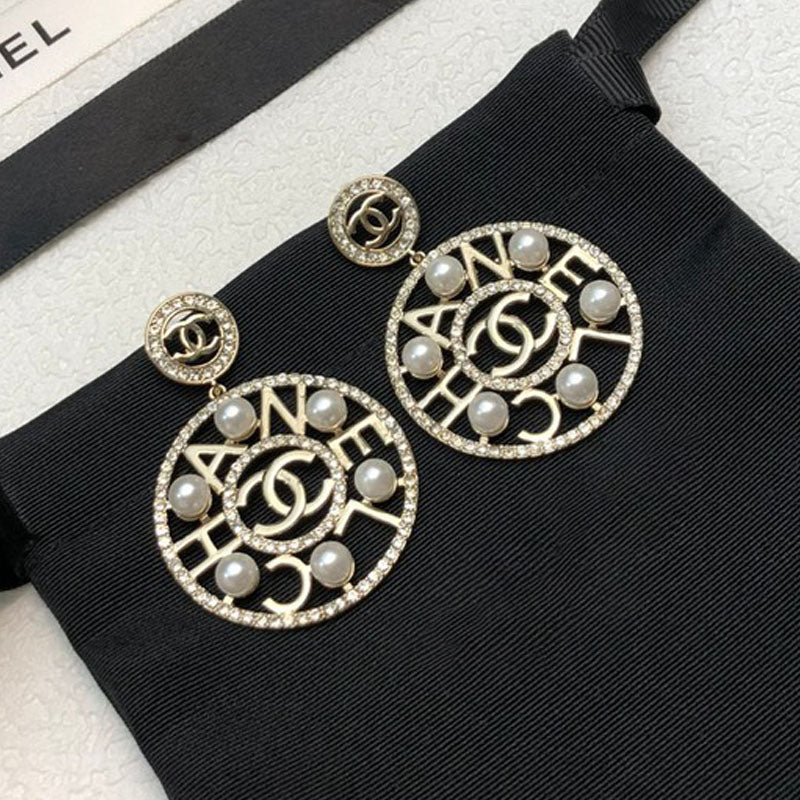 Chanel Circle Pearl Pendant 18K Gold Earrings