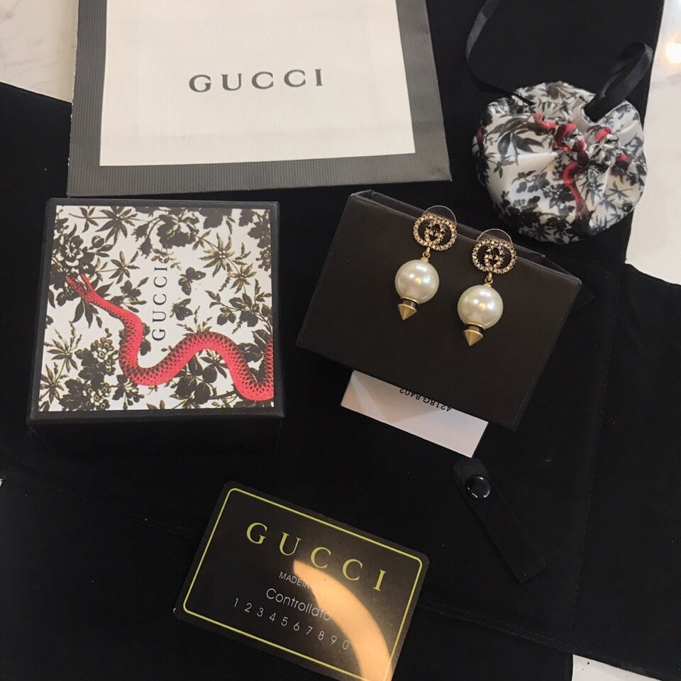 Gucci Double Pearl Pendant 18K Gold Earrings