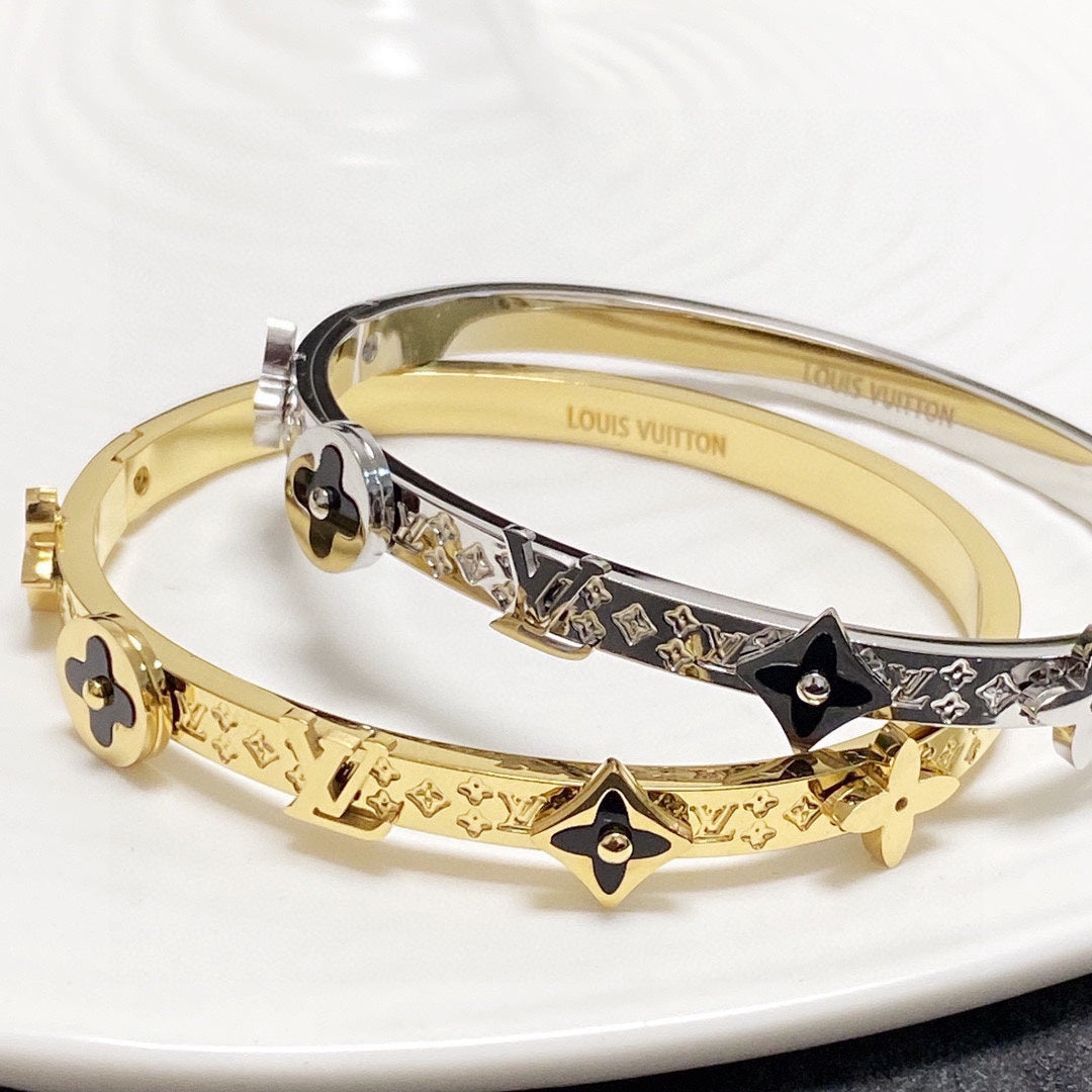 Louis Vuitton Blossom 18K Gold Bracelet