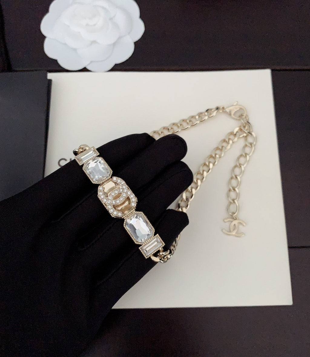 Chanel Pearls Crystals Vintage 18K Gold Necklace